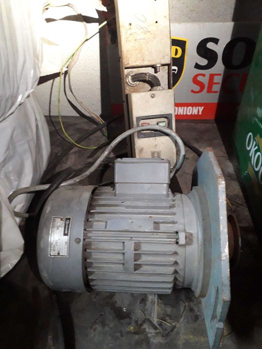 Silnik niemiecki od wyważarki do kół HOFMANN 0,75 kW  + włącznik