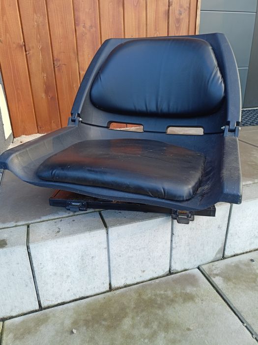 Fotel obrotowy Mikado kaseta traper