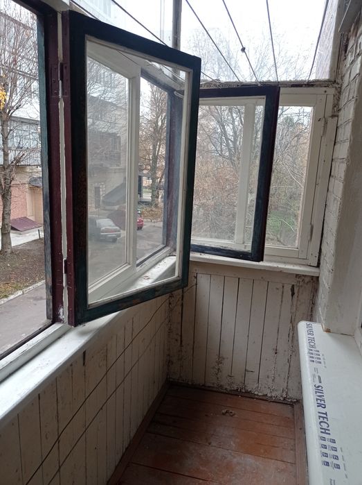 Продам трикімнатну квартиру, м.Біла Церква .Під власний ремонт.