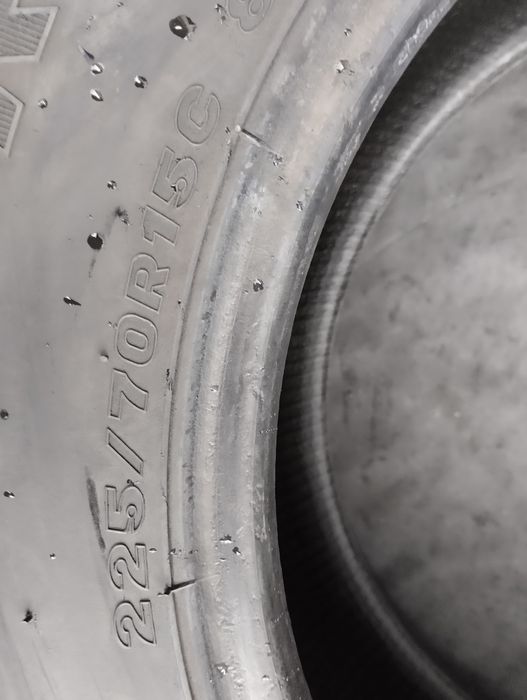Продам шини 225/70R15C