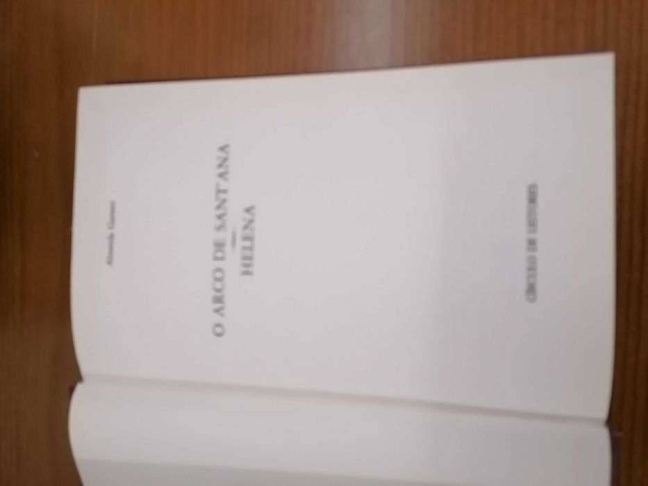 Lote de livros de Almeida Garret e Camilo Castelo Branco
