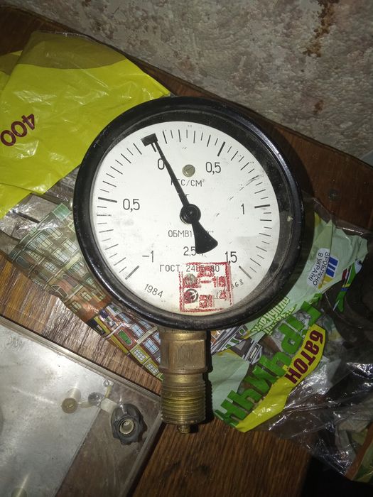 Продам Манометр,рабочий