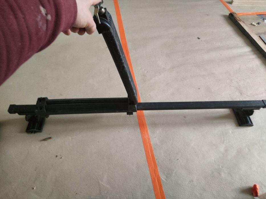 Bagażnik dachowy i uchwyt na narty do Hyundai i30  hatchback