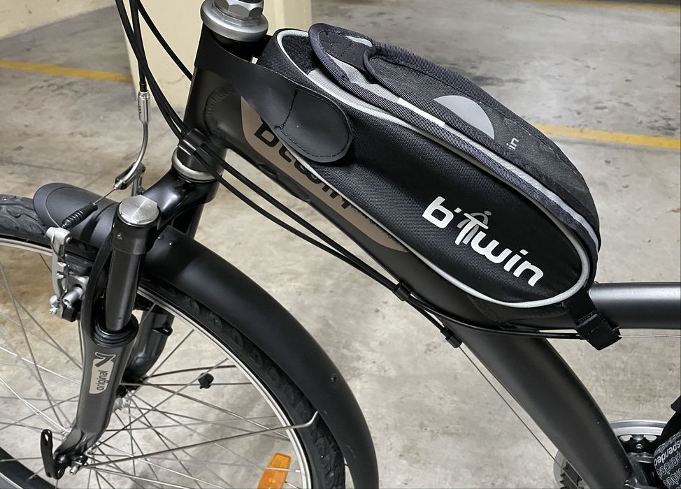 Bicicleta Senhora B-TWIN com vários acessorios