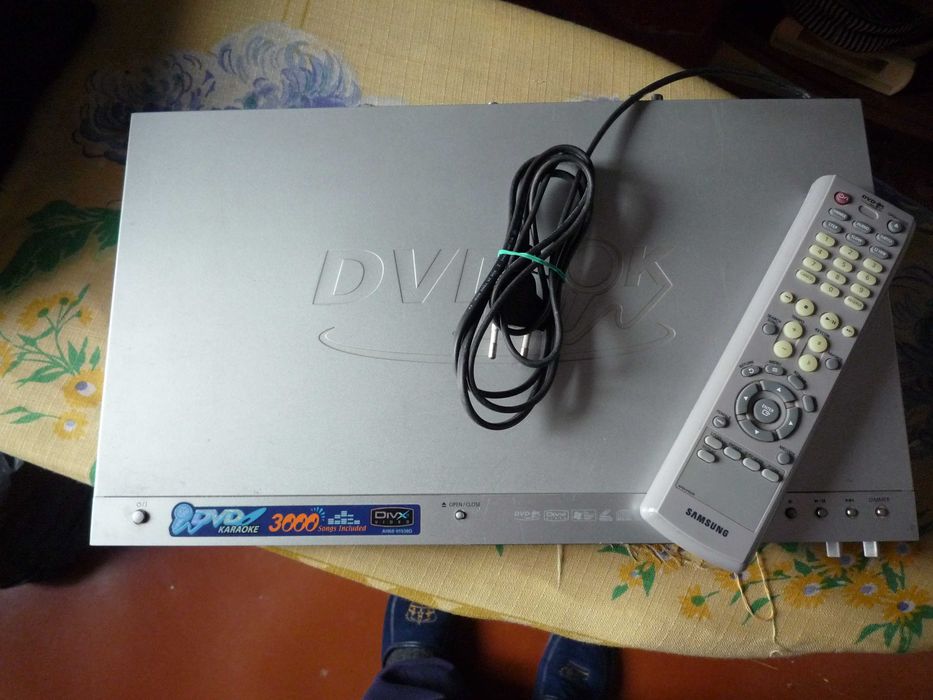 ДВД плейер Samsung DVD-K110 + пульт