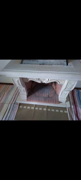 Lareira de sala em bom estado