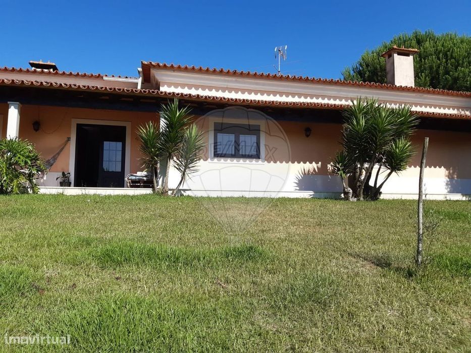 Moradia T4 para venda