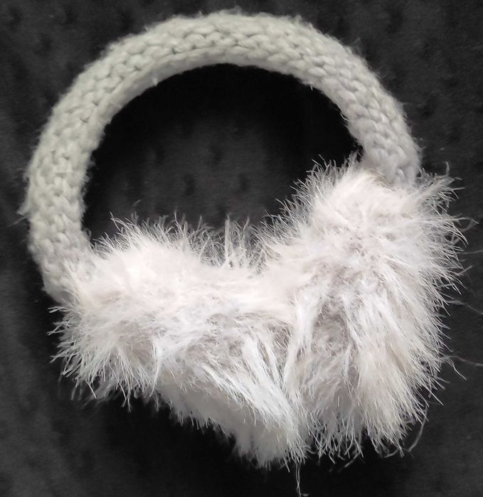 Śliczne szare nauszniki