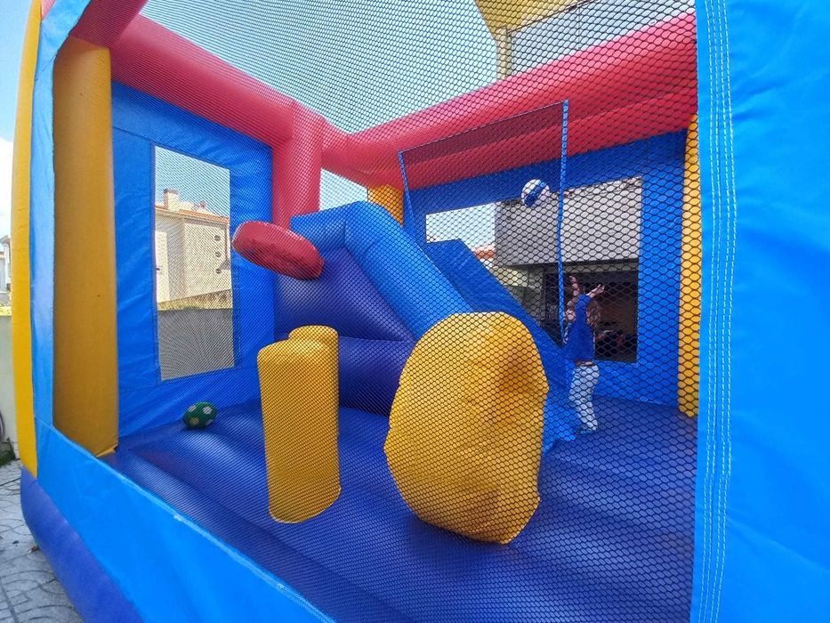 Aluguer de Insufláveis e Trampolins, para festas infantis, aniversários, eventos.