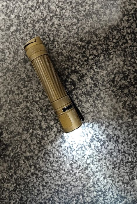 Lanterna Klarus E2 Tan ( edc, tactical)