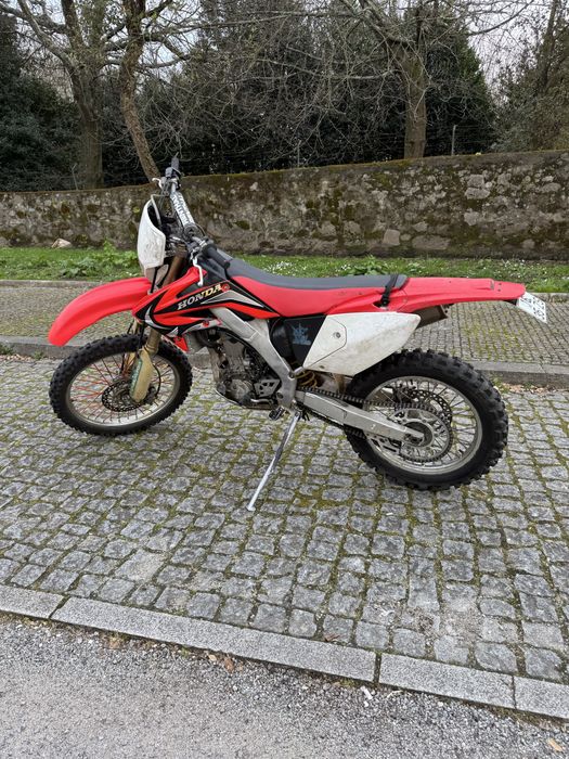 Honda CRF250X matriculada com arranque eletrico
