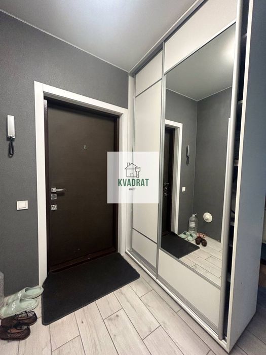 Продам 1-кімнатну квартиру з ремонтом і меблями у новому будинку