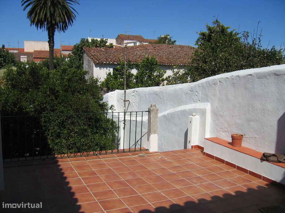Apartamento T4 Duplex com Jardim e Varanda