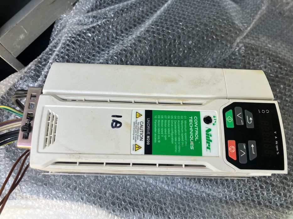 Falownik falowniki trójfazowe emerson Nidec 5,5 KW 7,5 KW m200 c200