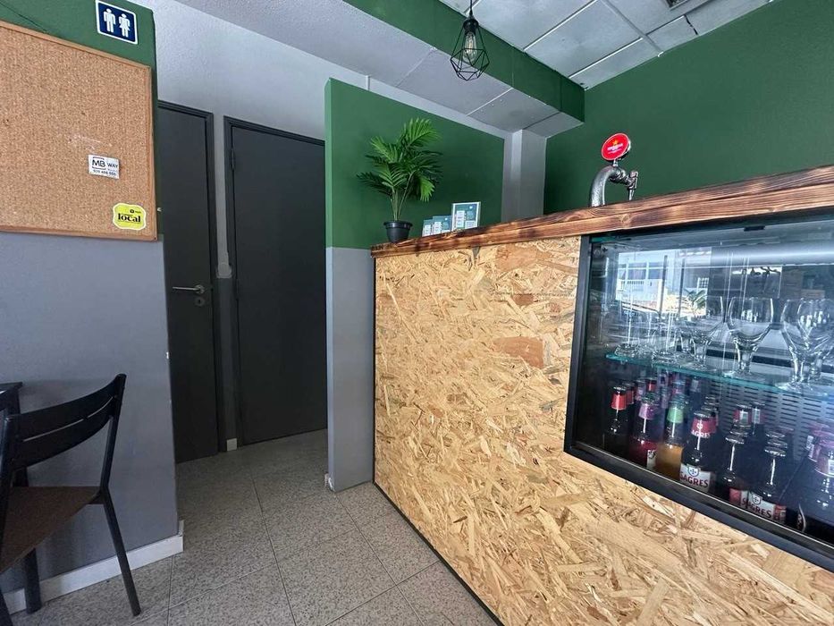 Trespasse de Café/Restaurante com arrendamento de imóvel no Casal do Marco/Paio Pires
