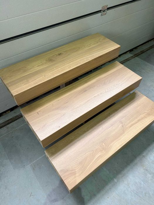 Stopnie półkowe dębowe / Schody wspornikowe dąb lakierowane