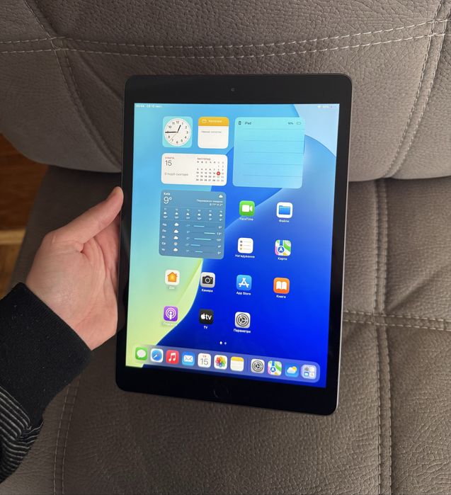 Apple iPad 7 32 gb Wi-Fi Планшет Стан як новий
