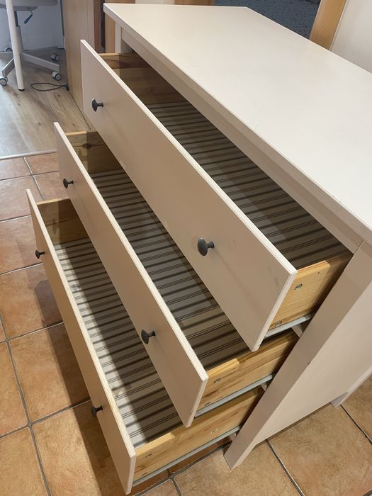 Comoda HEMNES Ikea