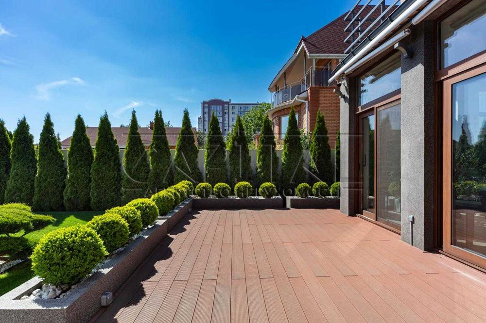 Престижний будинок в Крюківщіні 400м2, гараж та басейн