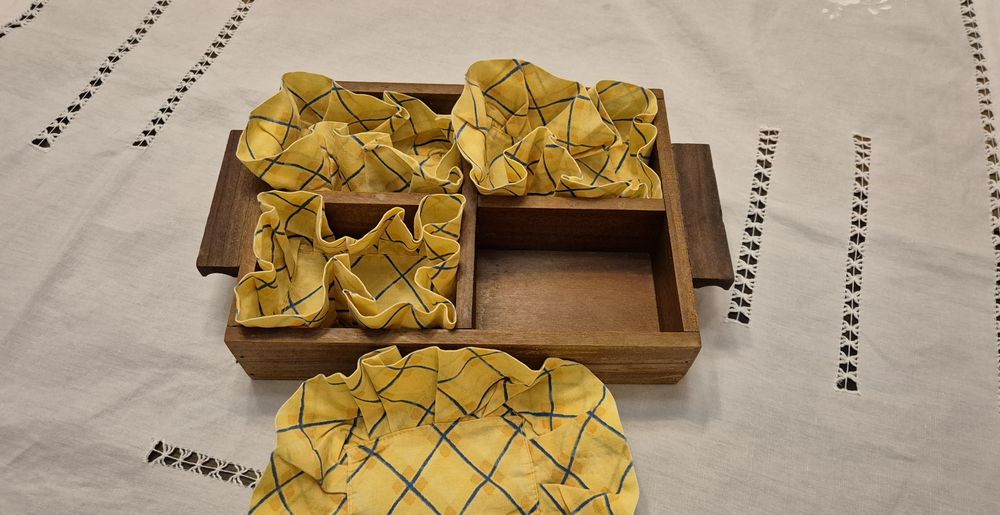 Suporte de Chás - caixa em madeira