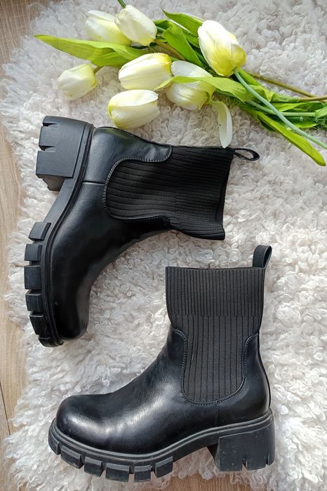 botki czarne ze ściągaczem z elastyczną nogawką