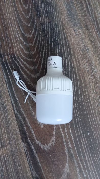 Лампа акумуляторна