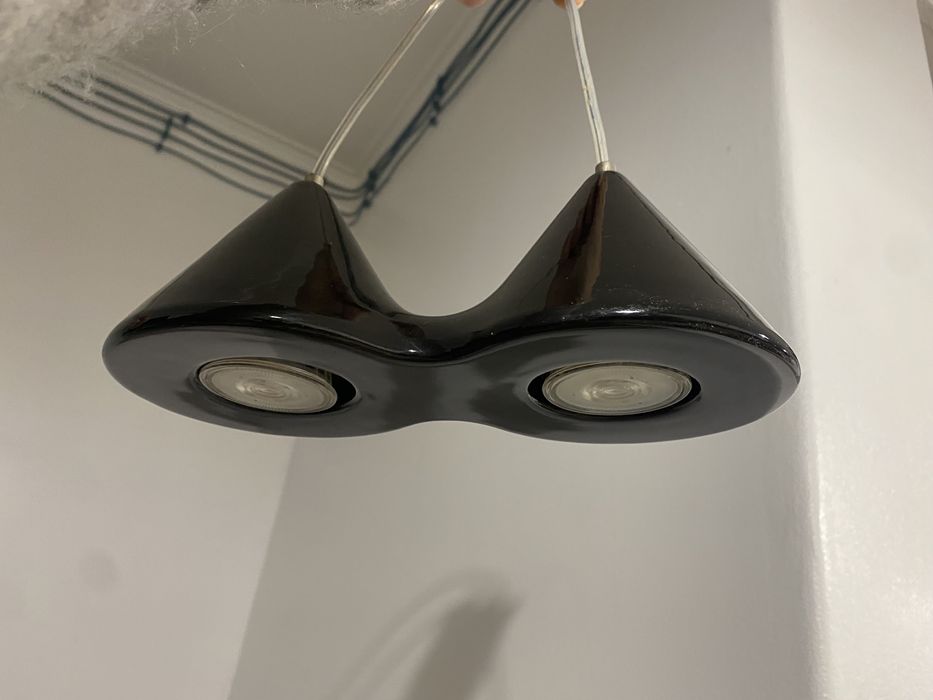 Candeiro preto em cerâmica