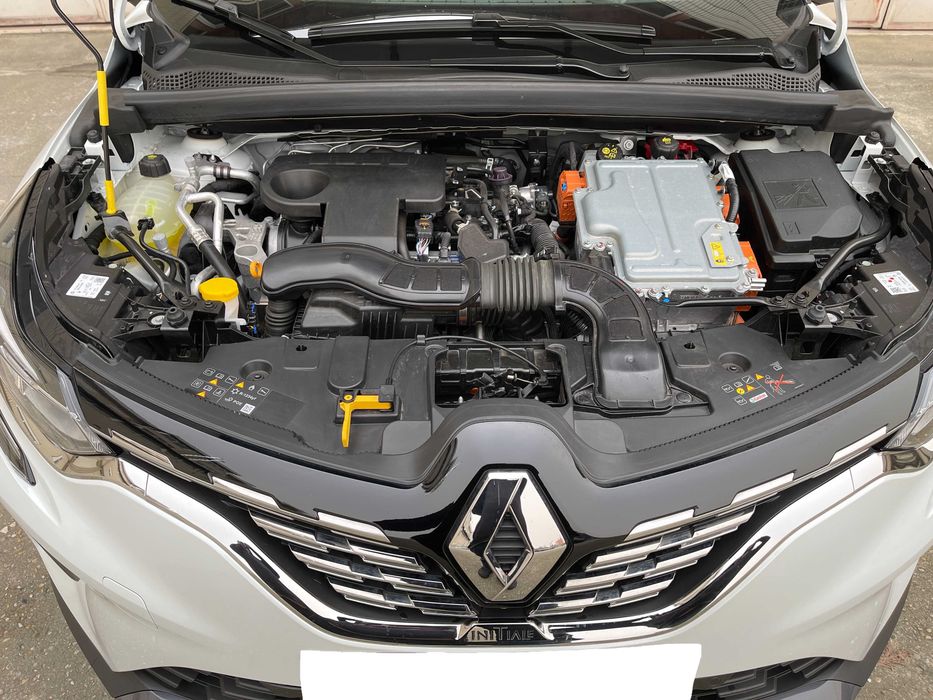 Renault Captur 1.6 E-Tech Plug-in Hybrid Initial Paris