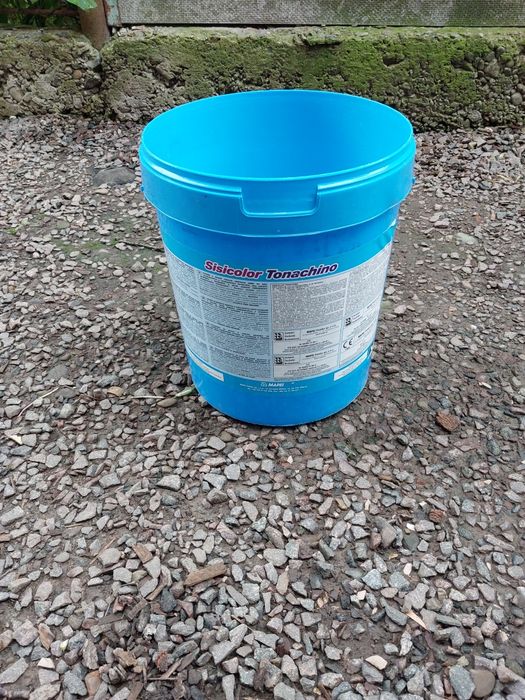 Продам відра 10л і 15л