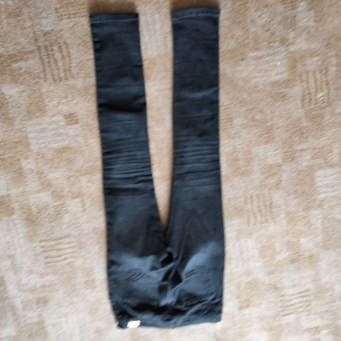 Czarne jeansy 140 cm