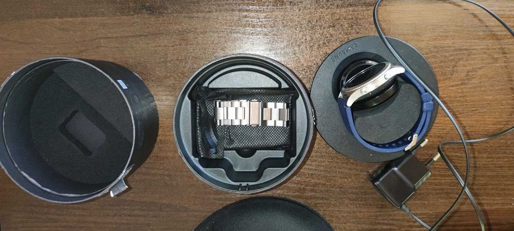 Смартгодинник Samsung Gear S3 Classic + ремінці + чохли