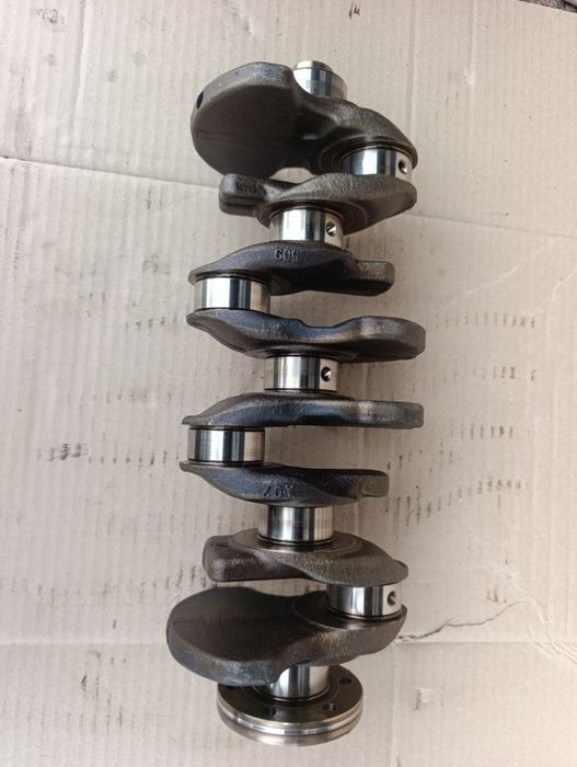 Коленвал колінвал 1.6 THP Peugeot 207,208,308,508,2008,3008,5008 Citroen C4 , Grand picasso,c5 Mini cooper