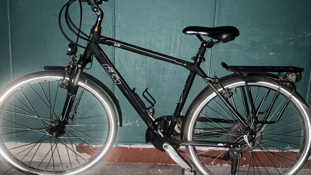 Vendo bicicleta KTM modelo Life ideal para cidade, estrada, ecovias e viagens. Bicicleta muito confortável, robusta e bem equipada.