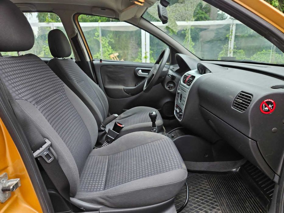Opel Corsa  * 2003r. * 1.2 benzyna * klima * nowy przegląd