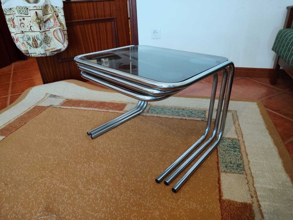 Conjunto de 3 mesas de encaixe em vidro