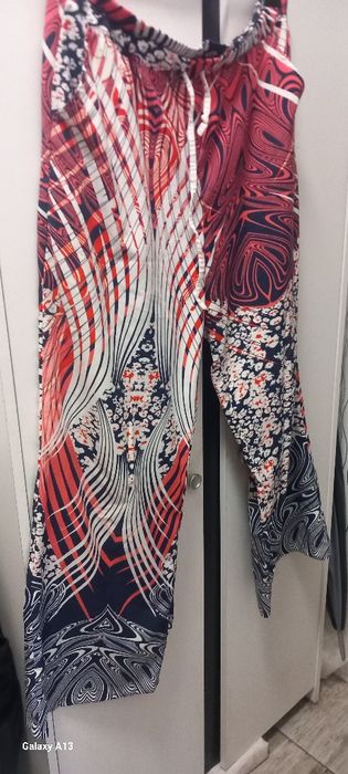 Szerokie zwiewne spotkanie. Damskie