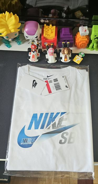 T-shirt's Nike XL e L
