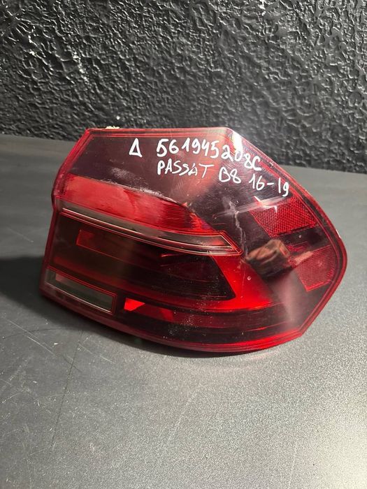 Фонарь passat b8