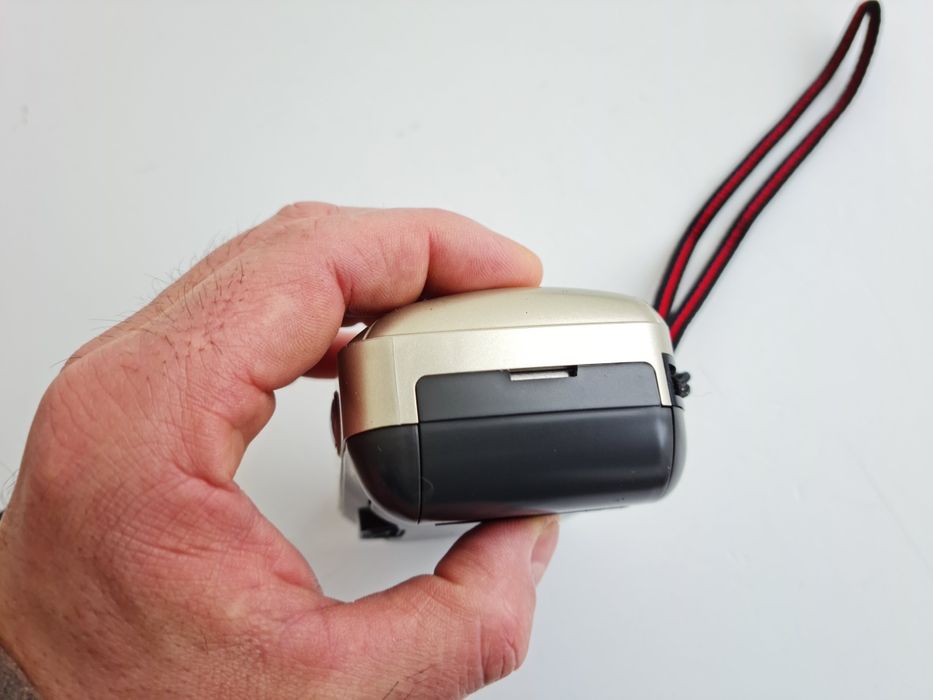 Плівкових фотоапарат Skina Lito 24  Japan