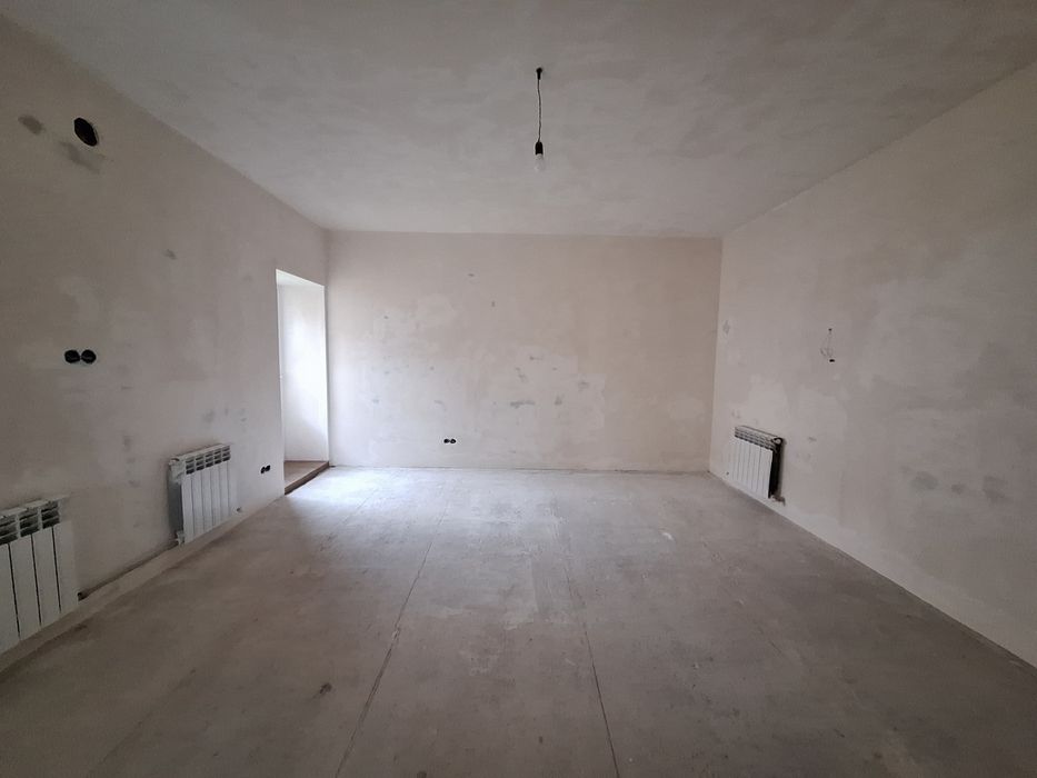 1 кімнатна 50,3 м  у центрі с. Щасливе 8 км від Києва