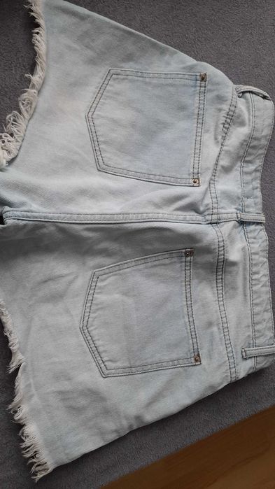 Damskie szorty sinsay S