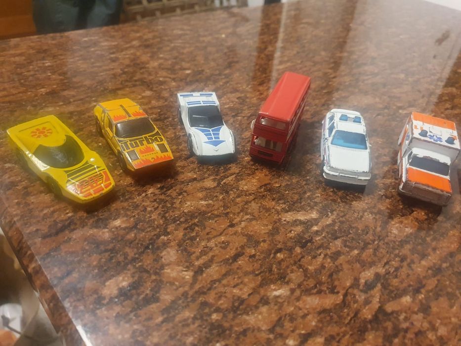 1:64 Matchbox Resoraki