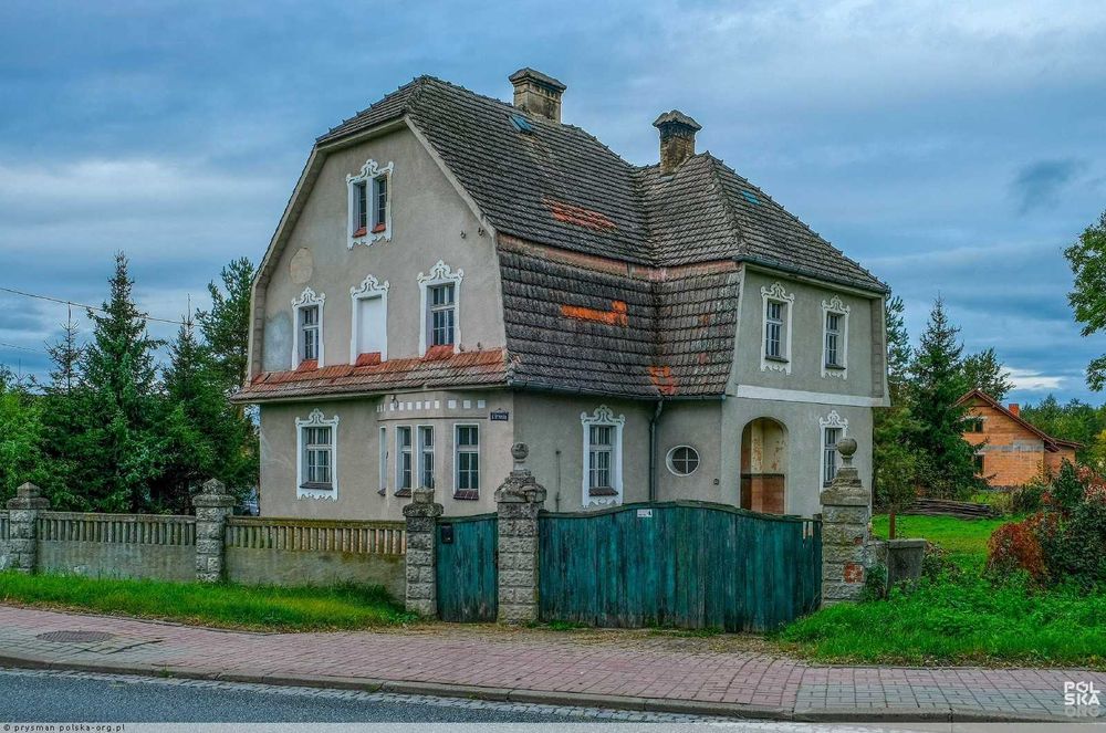 Przedwojenna Willa / Dom z 1936 r. – 220 m², 11 arów, Lubsza
