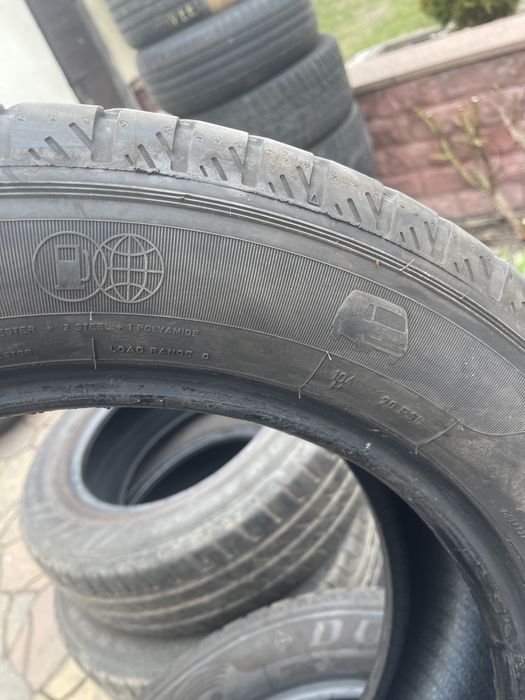 Dunlop 225x55x17C do busa