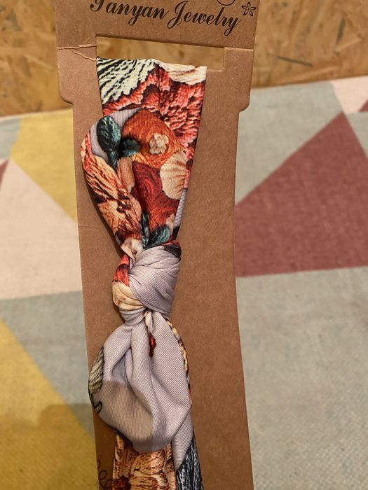 Sprzedam dziewczęcą, elastyczną opaskę dla niemowlaka