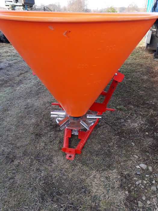 Розкидач міндобрива, Рум .