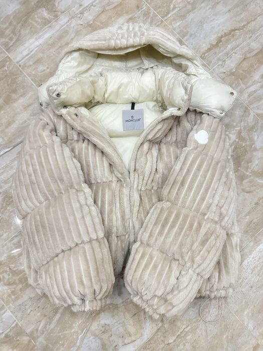 Пуховик Moncler