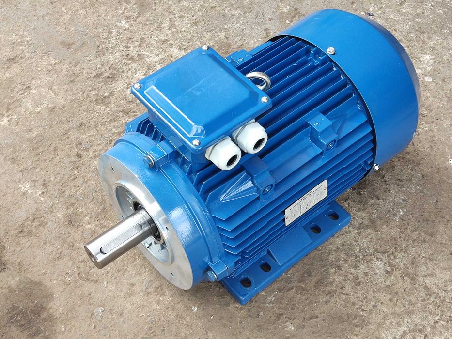Электродвигатель 7,5 кВт 950 об/мин тип АИР132М6У3 Лапы 380В