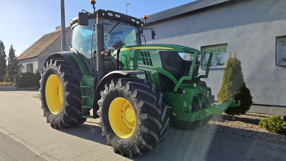 John Deere 6210R Claas Axion 810
