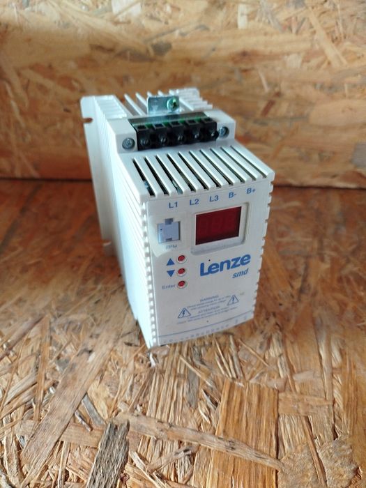 Falownik lenze ESMD 112L4TXA nowy